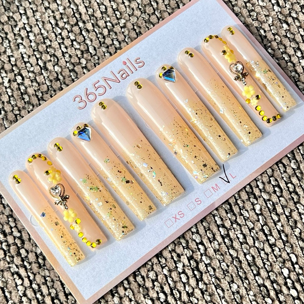 365nails: "Nude Gold Glitter Flower" – Handmade Long Trapezoid Press-On Nails
