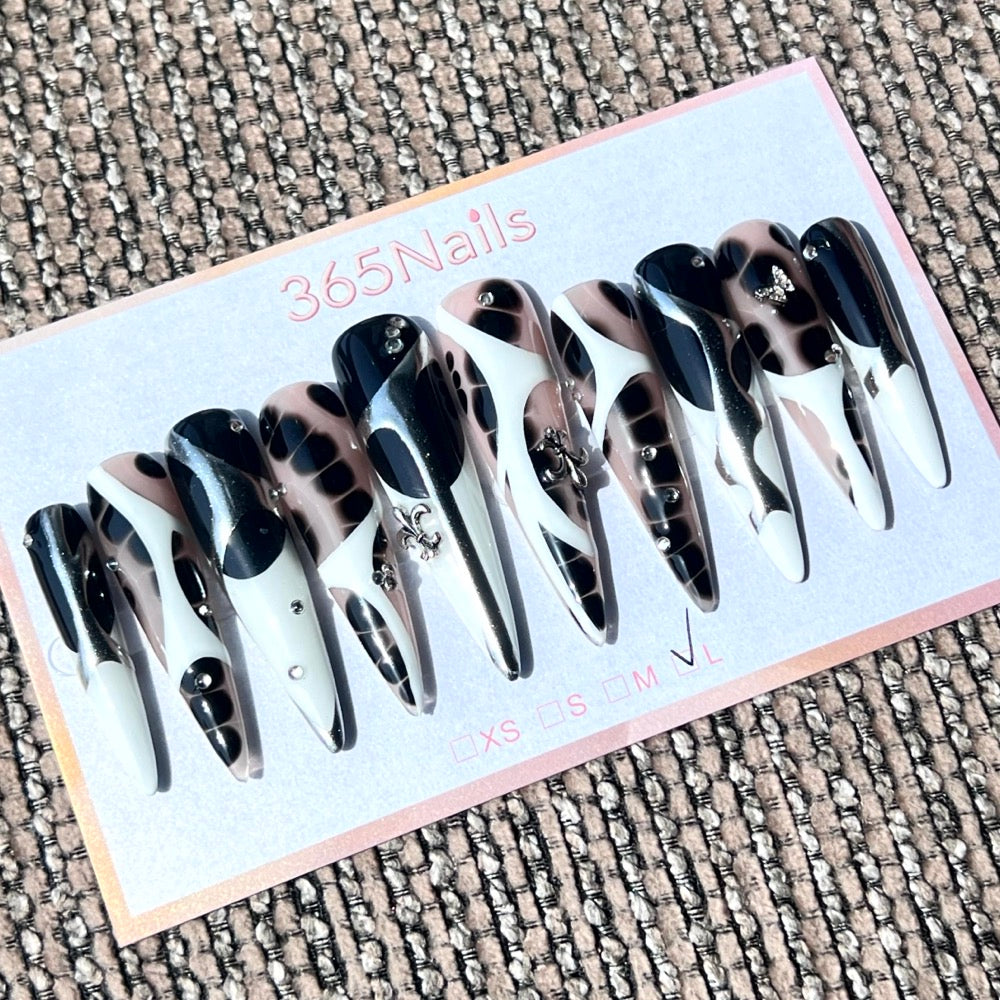 365nails: "Midnight Cow" – 추상 크롬 & 매트 수제 롱 스틸레토형 네일