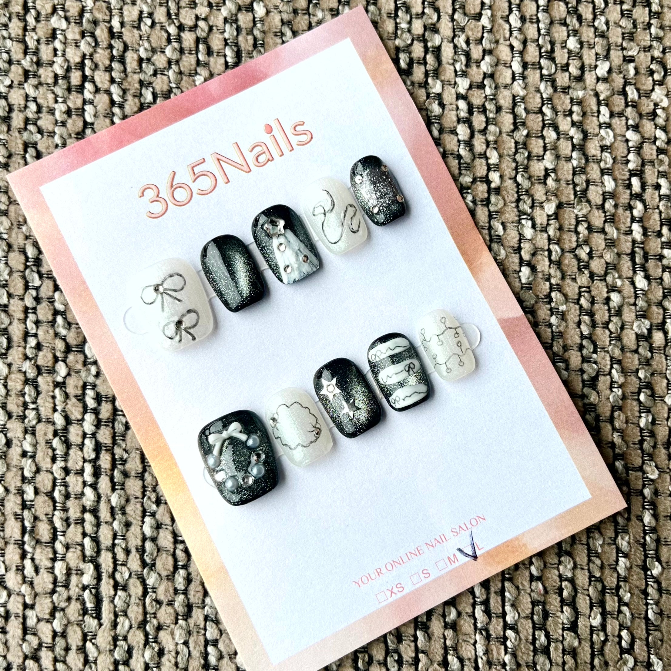 365nails: "黑色芭蕾" – 手繪單色 短款方形穿戴甲