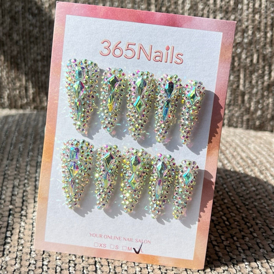 365nails: "무지갯빛의 꿈" – 3D 크리스탈 & 라인스톤 수제 아몬드형 프레스온 네일