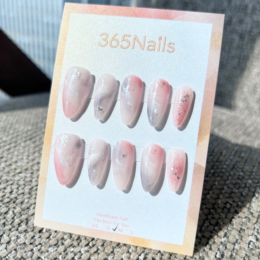 Ethereal Ink: "Rosy Cloud Mist" — ongles forme amande ombré blush rose translucide et marbré fumé laiteux avec paillettes argentées