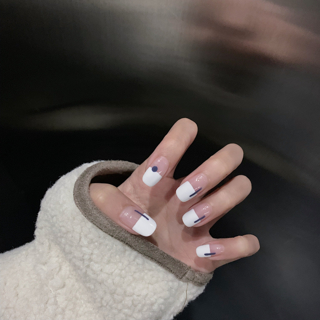 Unhas postiças com acabamento em grafite e bolinhas brancas e azuis ｜365nails