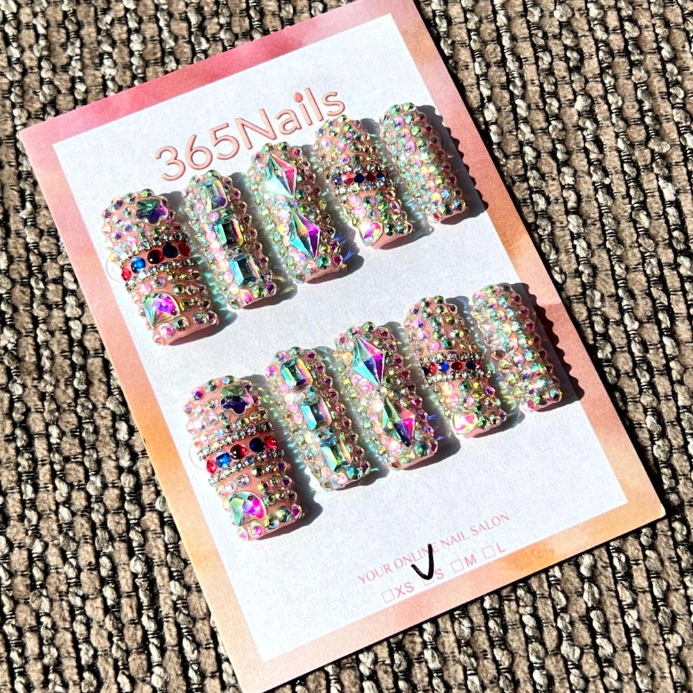 365nails: "디스코 프리즘" – 풀커버 라인스톤 수제 숏 스퀘어형 네일