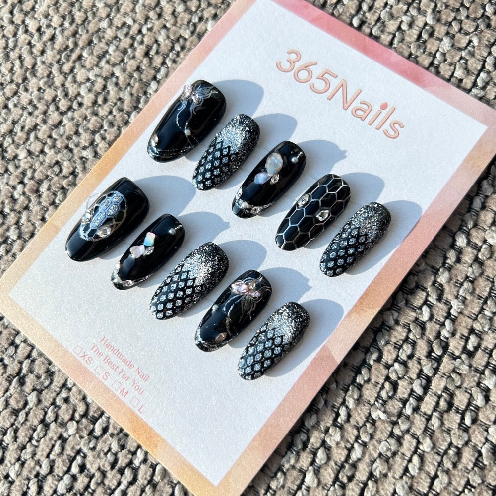 The Gilded Serpent: "Silver Viper" – Black & Silver Gothic Snake Press-On Nails with 3D Bow & Shell Accents