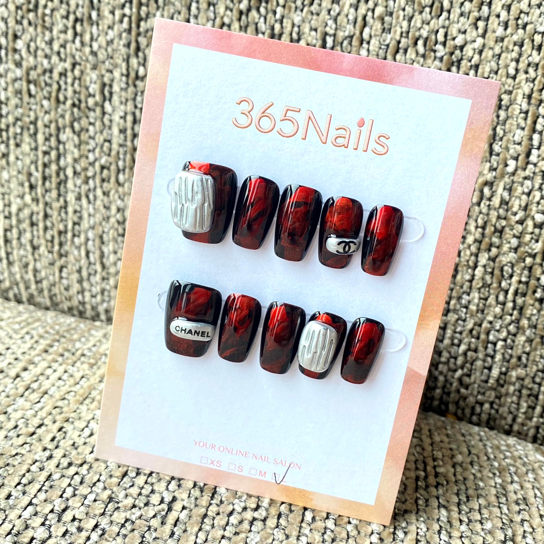 Logotipo de Luxo 365nails: "Crimson Grunge" – Unhas Squoval Artesanais 3D Prata Bloco e Tartaruga