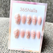 365nails: "Pétalas Ruborizadas" – Unhas de Amêndoa Médias Artesanais com Flores 3D e Cristais