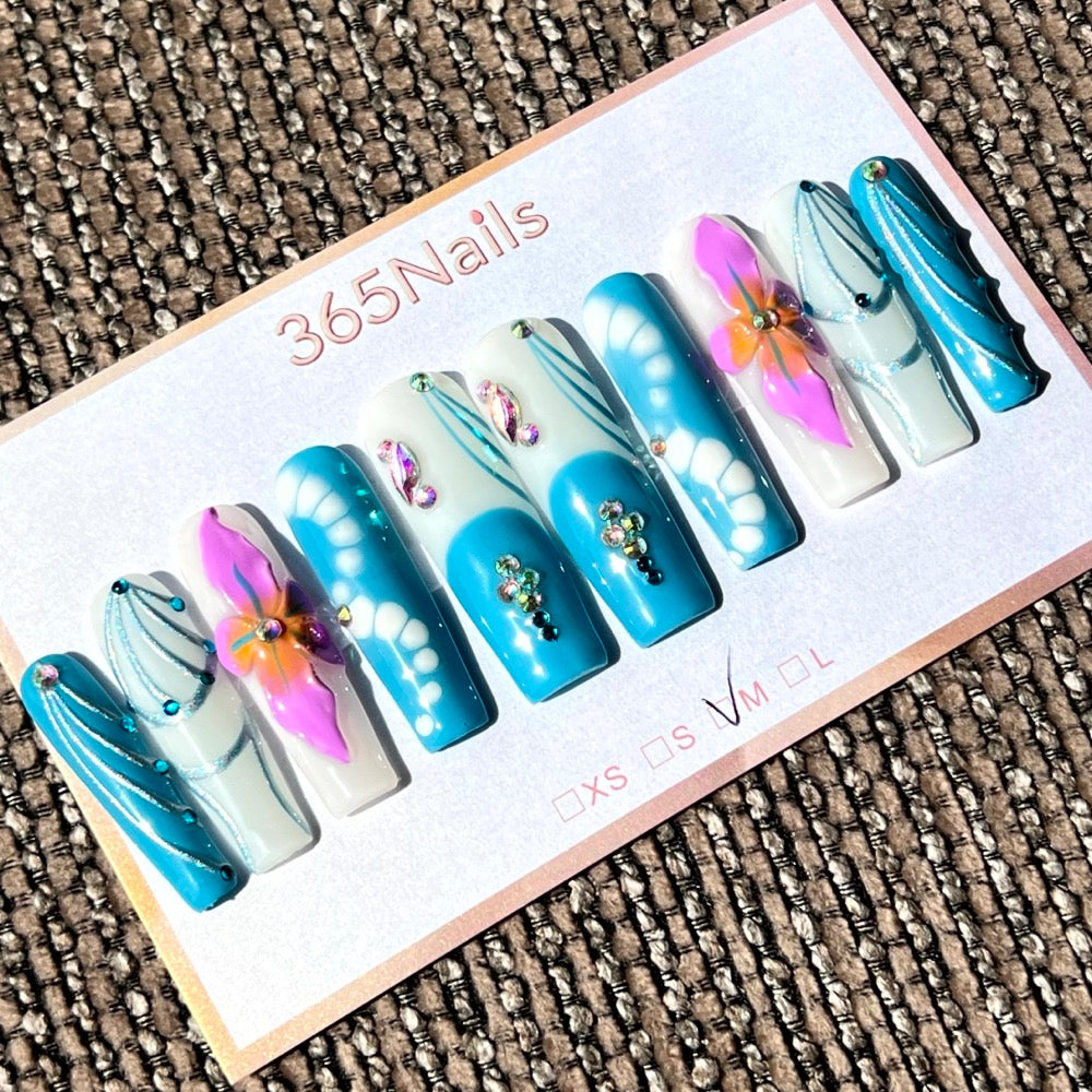 365nails 蔚藍幻想 — 3D立體花卉與抽象圖樣手工製長款杏仁形甲片