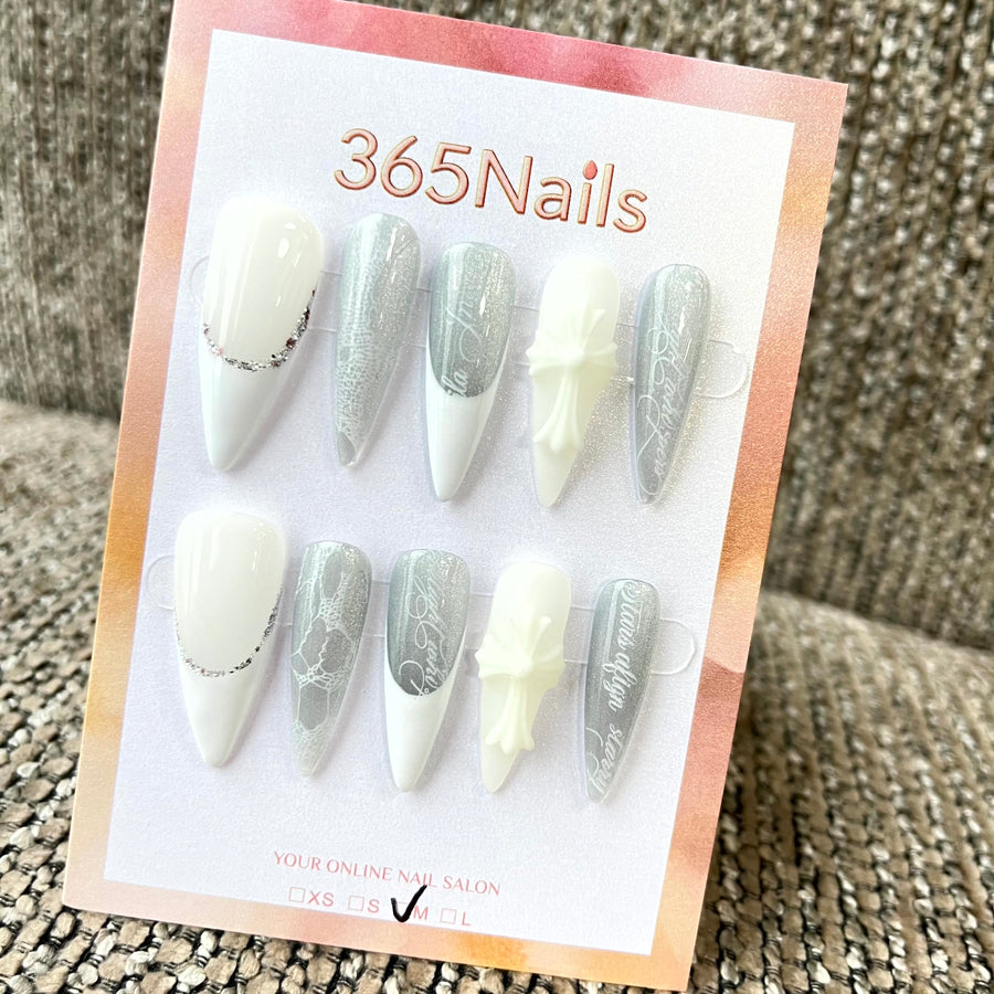 레이스 엘레강스: "펄 디보션" – 롱 스틸레토형 프레스온 네일