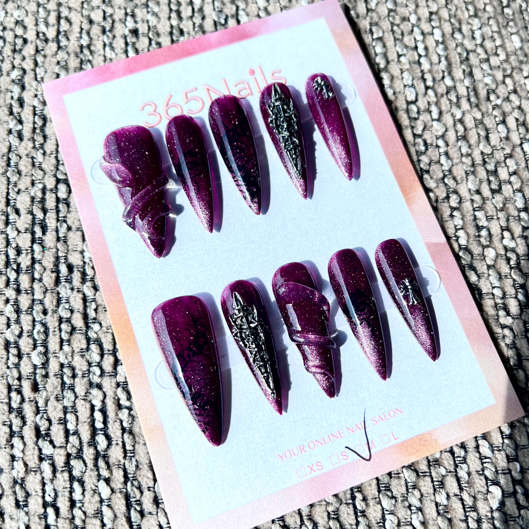 365nails: 자두색 고딕 십자가 수제 롱 스틸레토형 네일