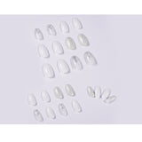 Unhas curtas de balé com glitter e gelo e acabamento ｜365nails