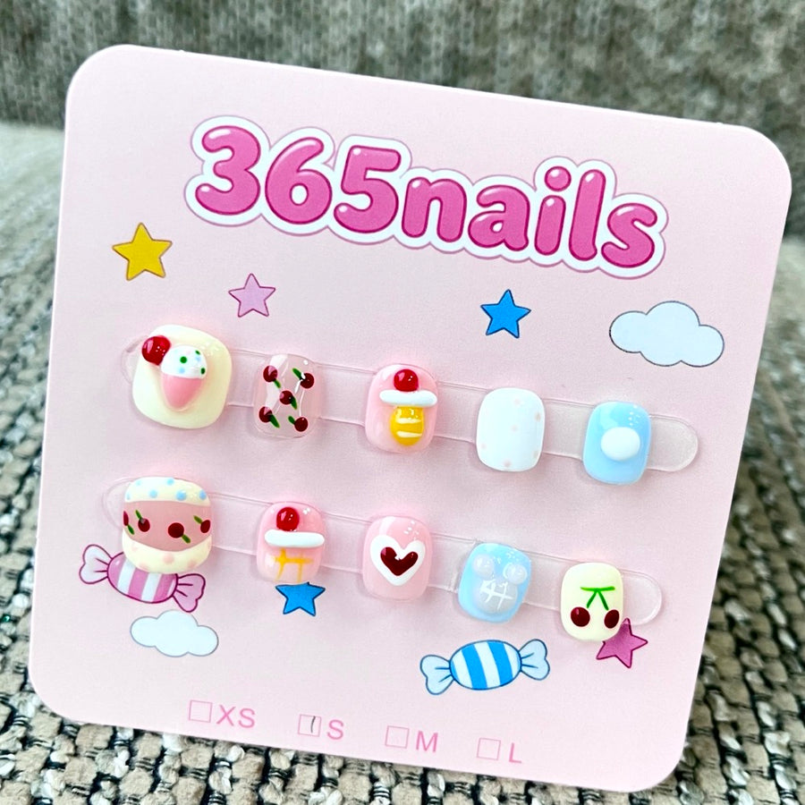 365nails: "Sweet Treats" – 3D 사탕 & 과일 수제 숏 스퀘어형 네일