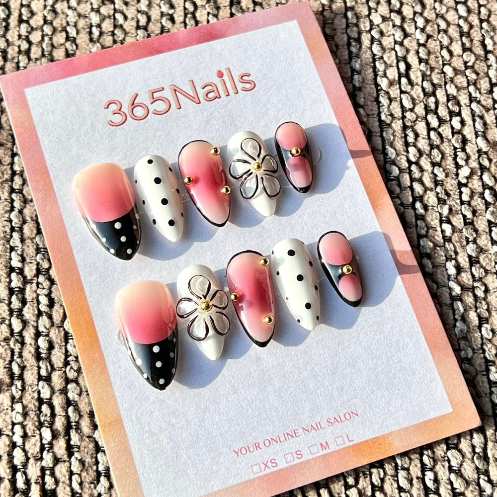 365nails: "Retro Polka Dot" – Handmade Medium Almond Press-On Nails