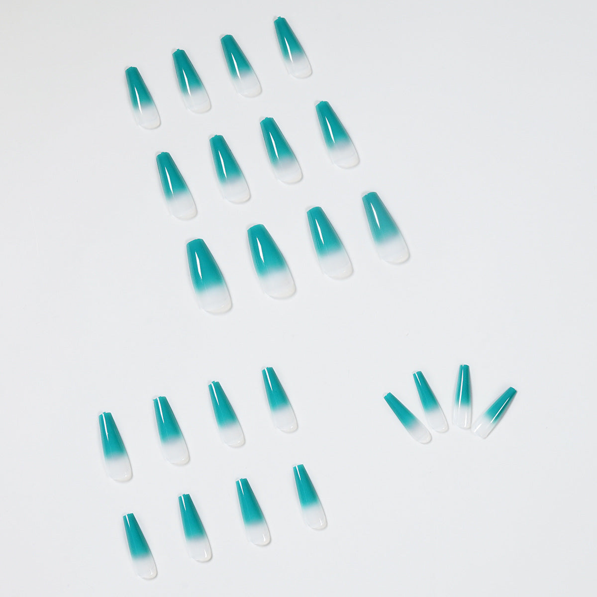 藍綠水感漸層長款芭蕾形成品穿戴甲｜防水可拆卸｜365nails