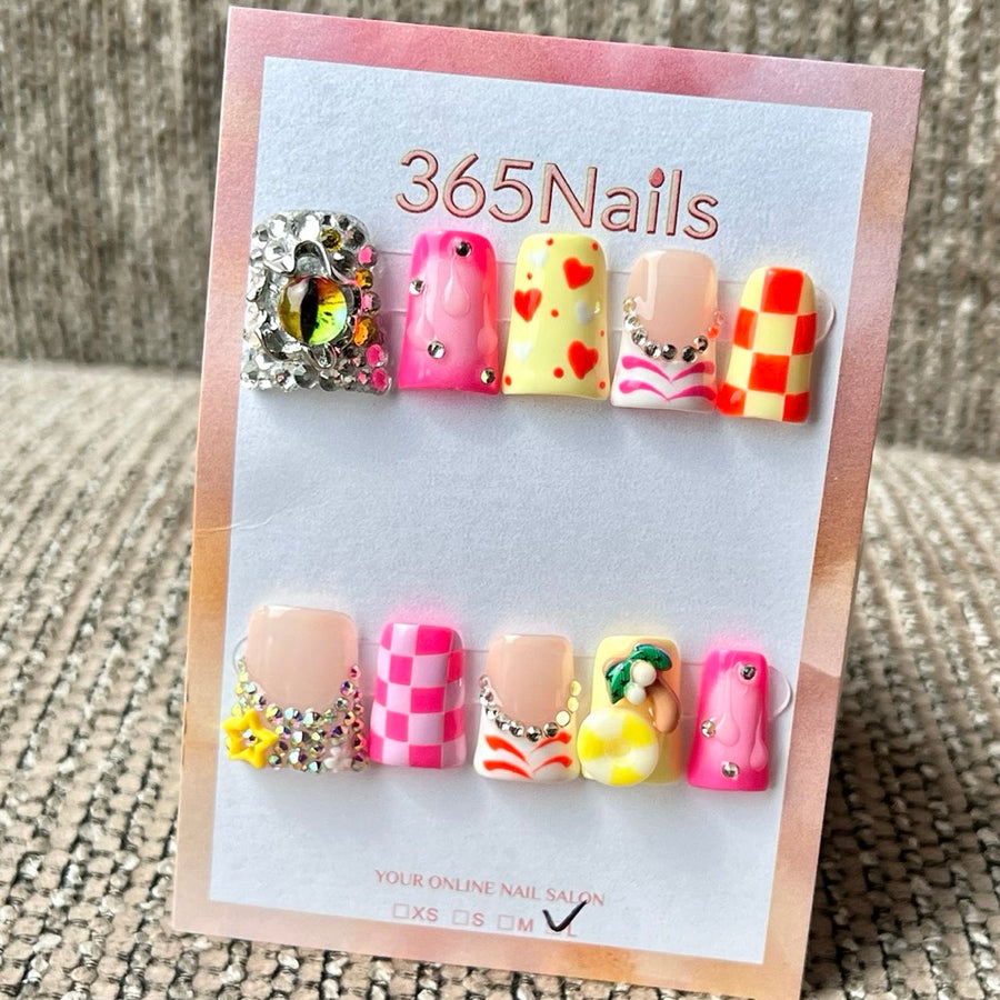 365nails: "Colorful Mix Heart Checker Short" – Handmade Short Trapezoid Press-On Nails