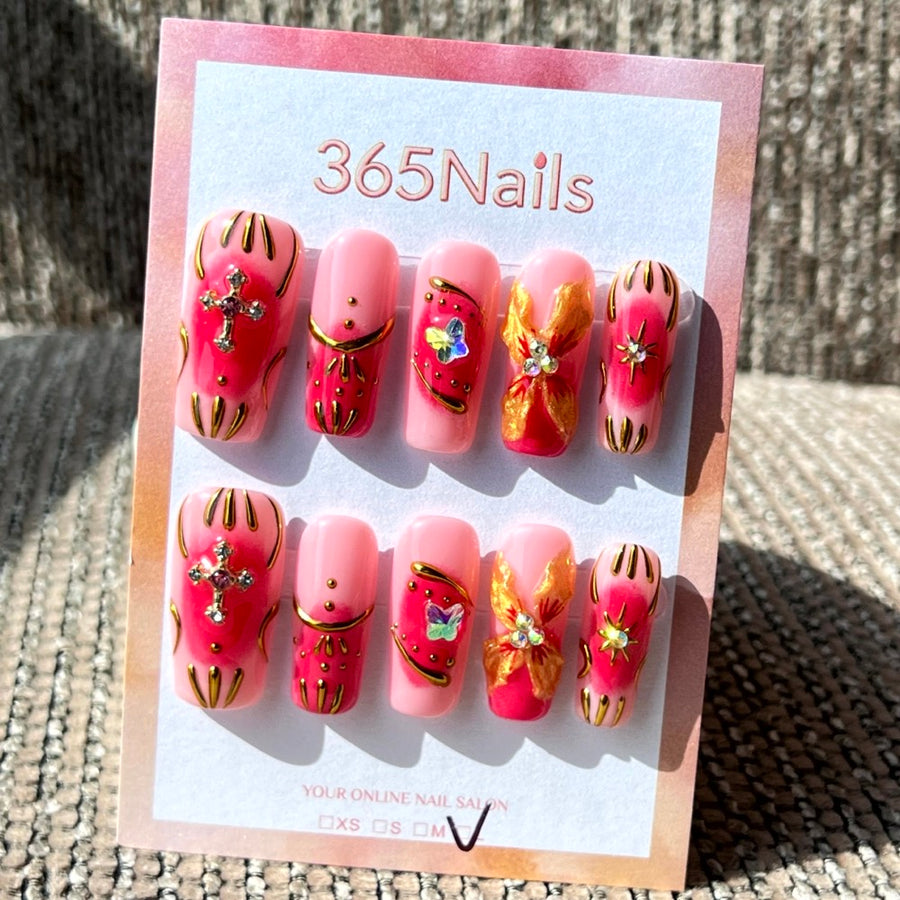 365nails: "Floraison royale" — 3D feuille d'or et cristaux, ongles forme amande courts faits main