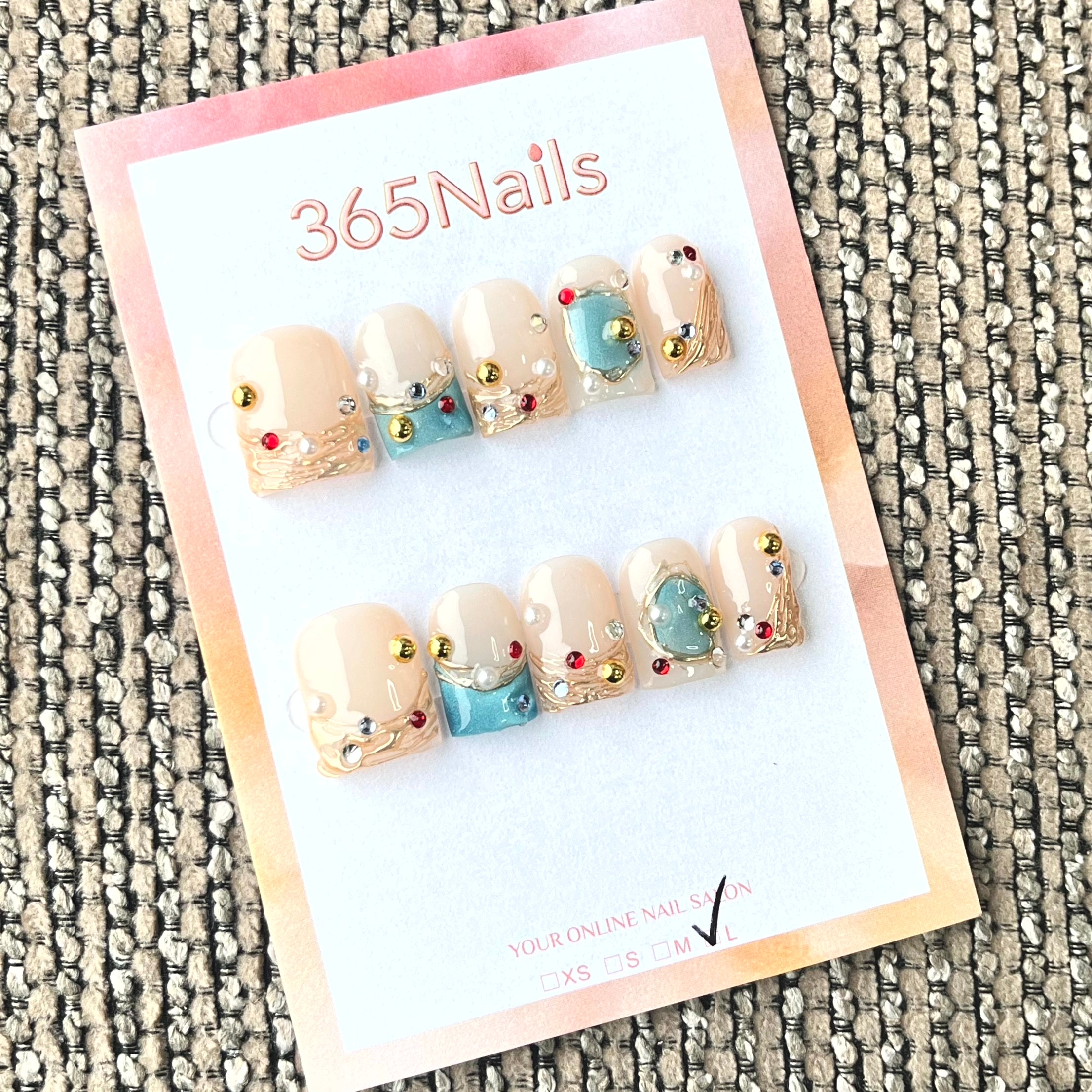 365nails: "Sussurro do Oceano" – Unhas Amêndoas Artesanais 3D com Conchas e Pérolas