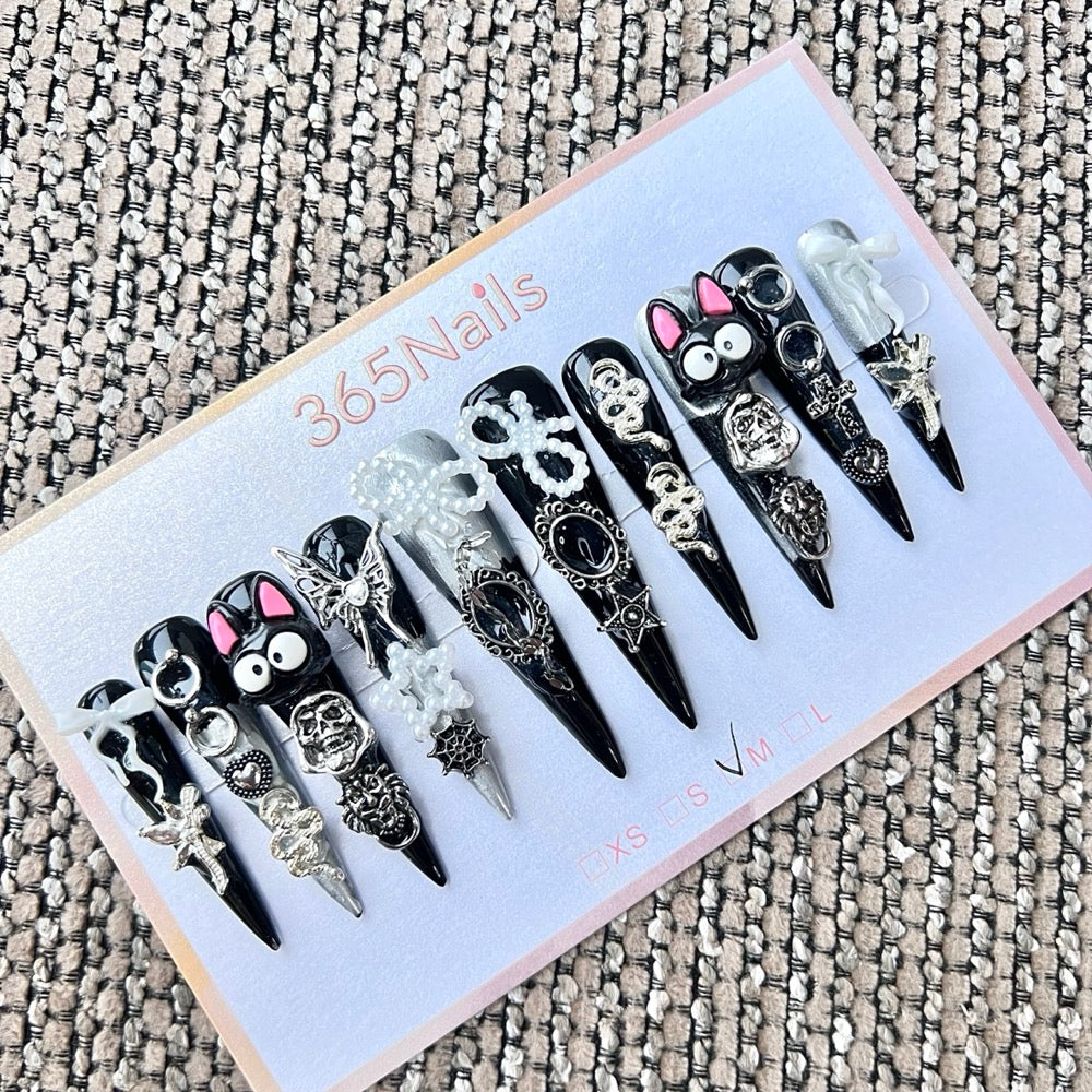 365nails: "Gothic Black Cat Pearl Skull" – handmade press-on nails