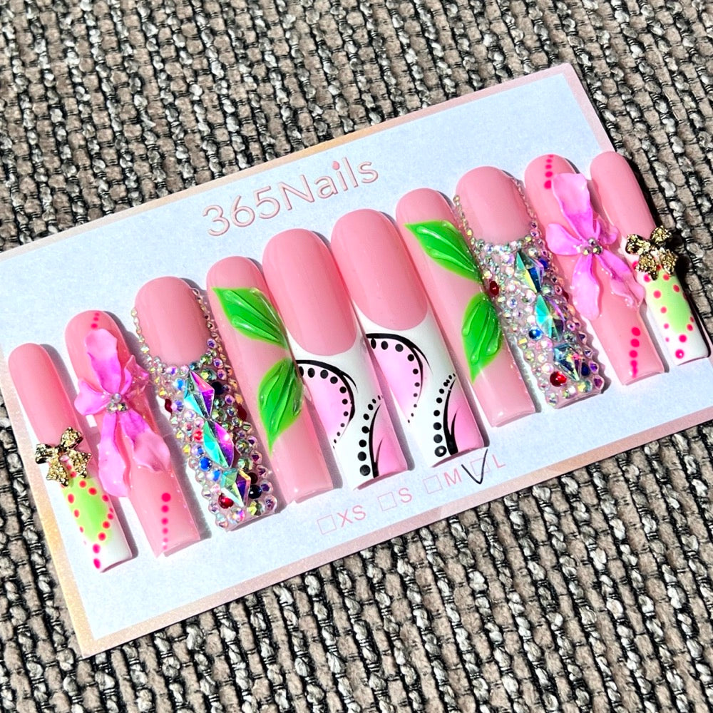 365nails: "Flor Tropical" – Unhas Caixão Médias com Flores 3D e Cristais Feitas à Mão