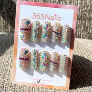 365nails: "디스코 프리즘" – 풀커버 라인스톤 수제 숏 스퀘어형 네일