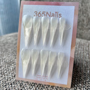 月光果凍龍爪尖形穿戴甲｜透亮奶白帶細緻閃爍｜365Nails Premium 手工製龍系列