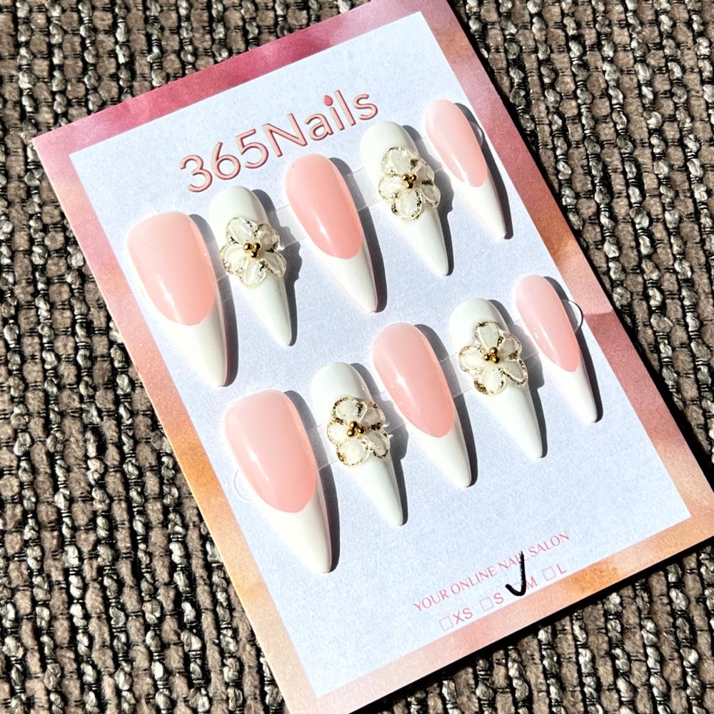 365nails: 블러쉬 블로썸 – 3D 플로럴 수제 스틸레토형 네일