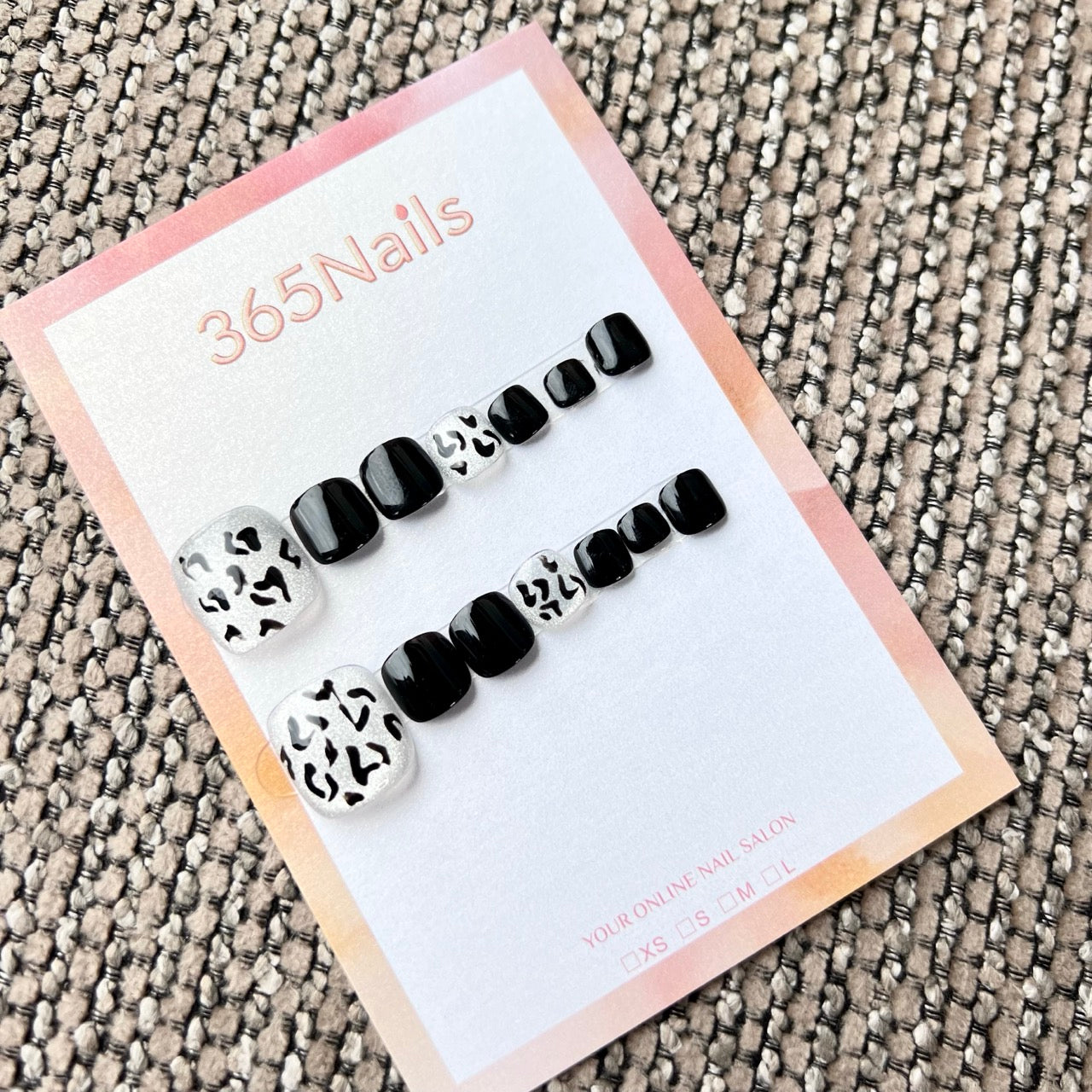 365nails: "black and white leopard print wild" – handmade press-on pedicure