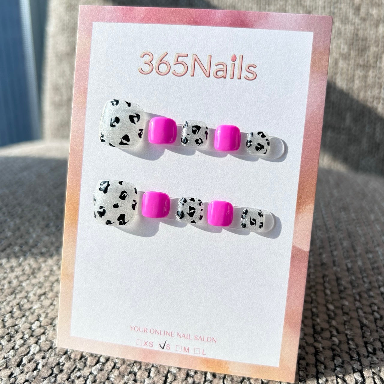 365nails: "hot pink cow print" – handmade press-on toenails / pedicure