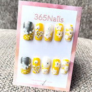 365nails : « Baiser de tournesol » – Fleurs 3D et paillettes, ongles forme amande faits main