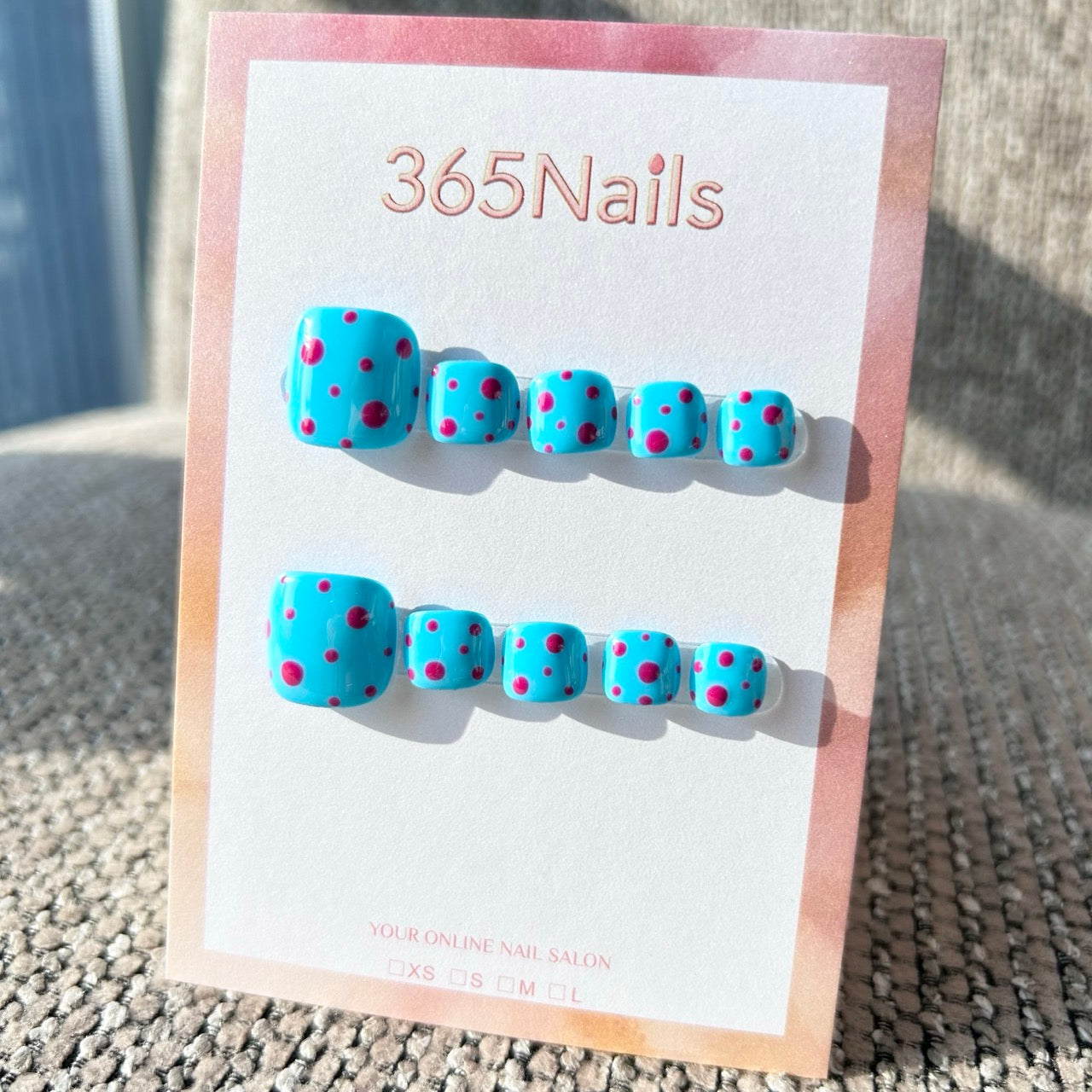 365nails: "blue pop dots" – handmade press-on toenails / pedicure