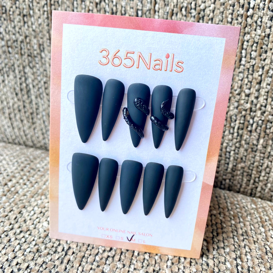 365nails：黑蛇 — 尖形手工製穿戴甲