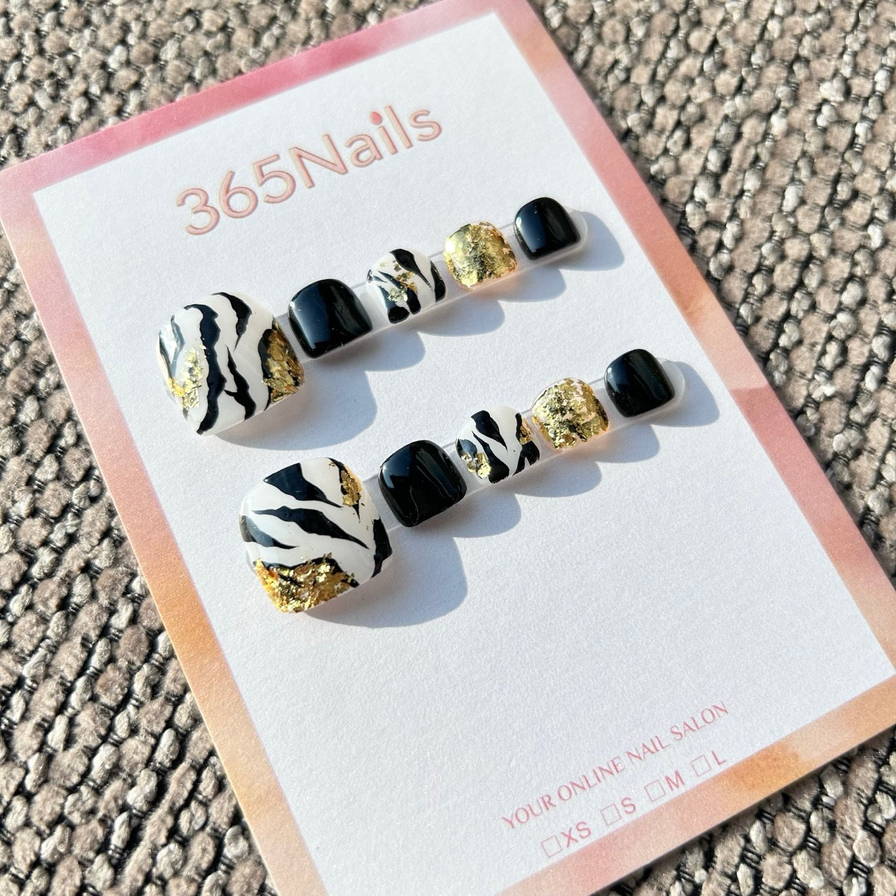 365nails: "zebra gold foil" – handmade press-on pedicure