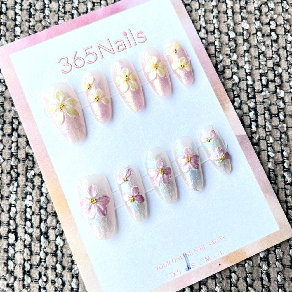365nails: "Daisy Meadow" – 3D Floral Handmade Medium Almond Nails