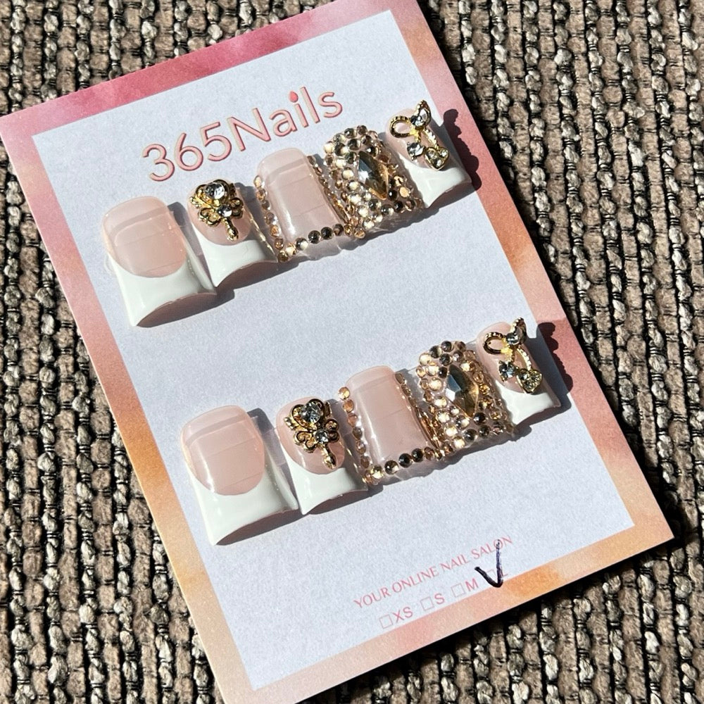 365nails: "金色奢華" – 3D 金色飾墜與寶石 手工製 穿戴甲 短款 方形