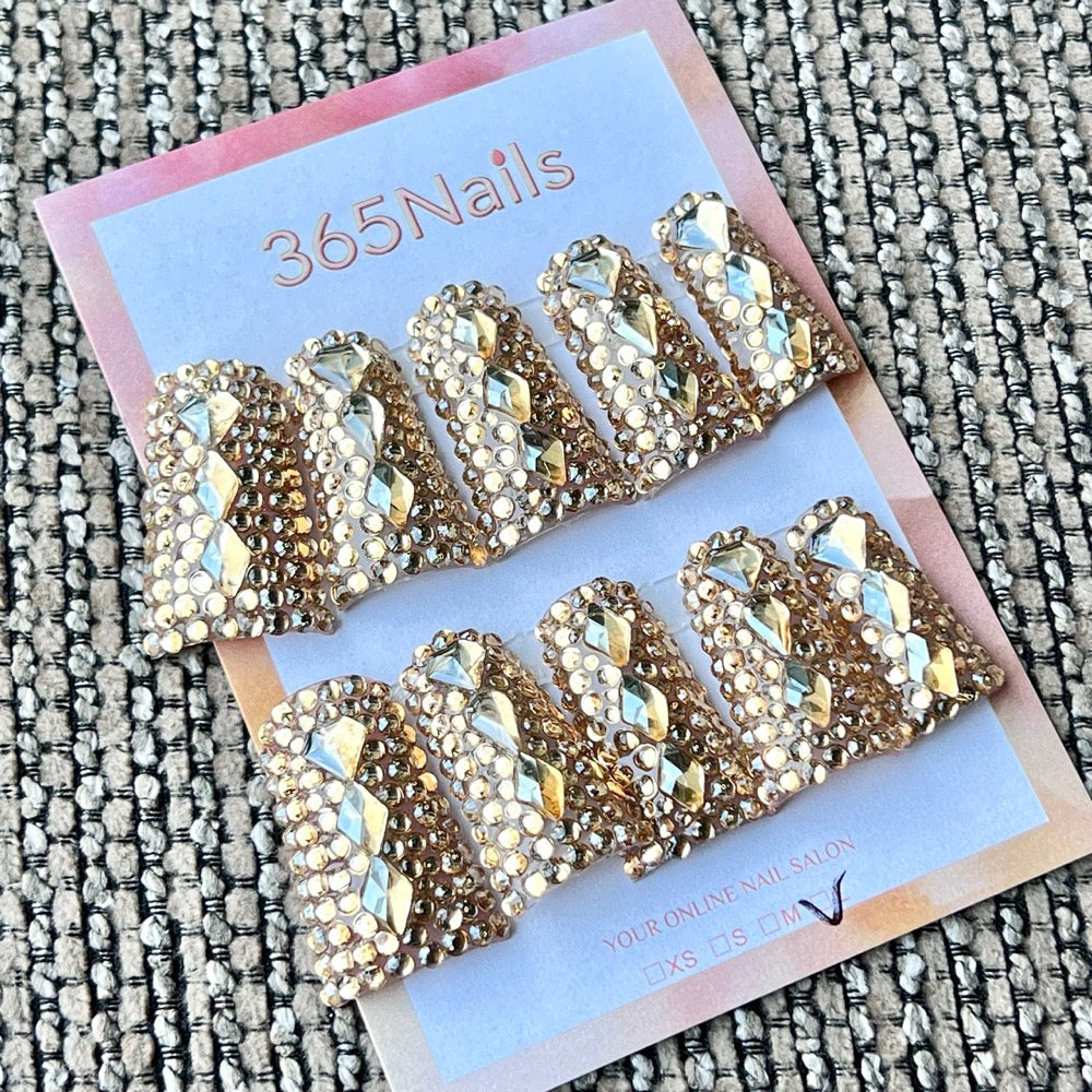 365nails: "황금 왕조" – 3D 크리스탈 & 라인스톤 수제 코핀형 네일