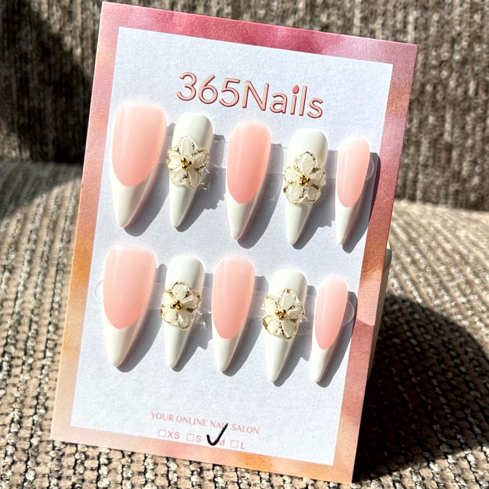 365nails: 블러쉬 블로썸 – 3D 플로럴 수제 스틸레토형 네일
