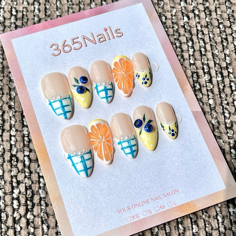 365nails: "Picnic de cítricos y arándanos" – Uñas postizas de almendra mediana hechas a mano