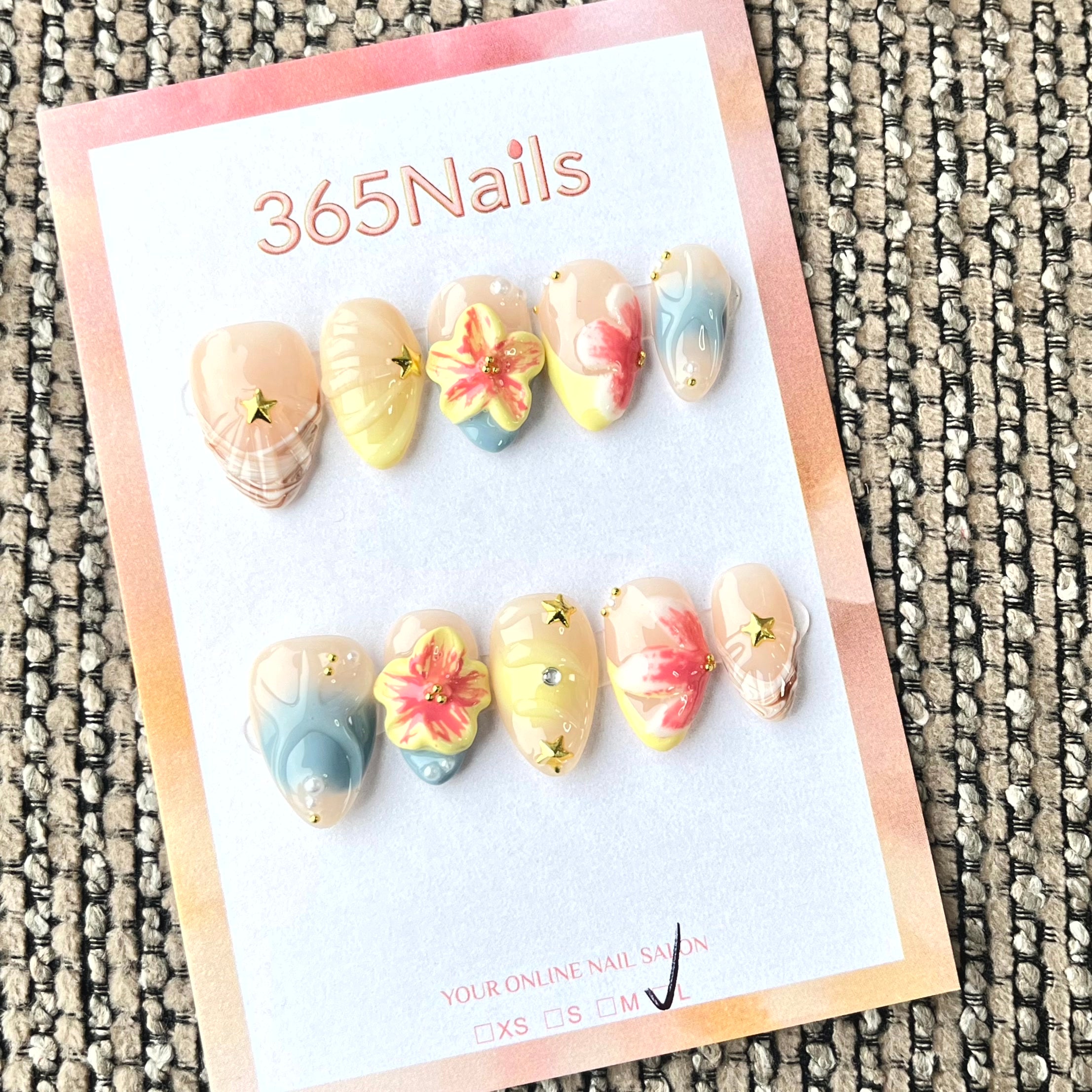 365nails: "Hibisco Pastel" – Unhas Amêndoas Artesanais com Conchas 3D e Flores Tropicais