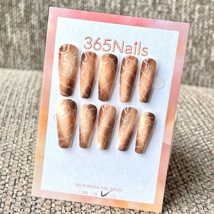 365nails: "앰버 소용돌이" – 토터스쉘 마블 수제 코핀형 네일