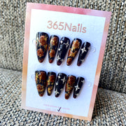 365nails：「黑色琥珀玫瑰」— 古典玫瑰與水晶手工製尖形穿戴甲