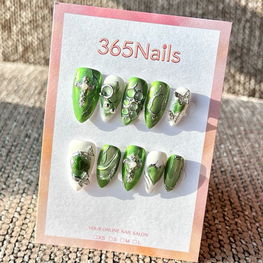 365nails: "Green Gothic Silver" – Handmade Medium Almond Press-On Nails