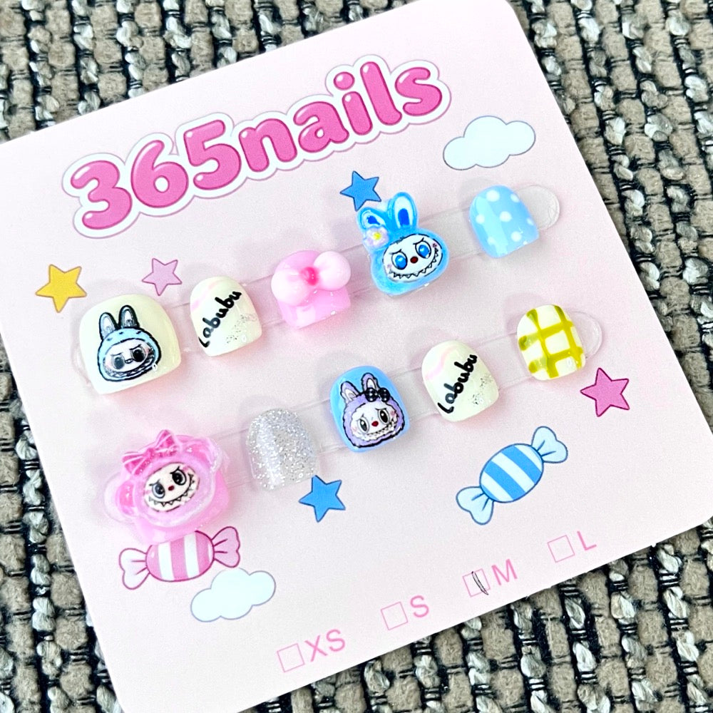 365nails: "Bunny Hop" – Unhas Curtas Quadradas com Desenhos de Coelhos em 3D Feitas à Mão