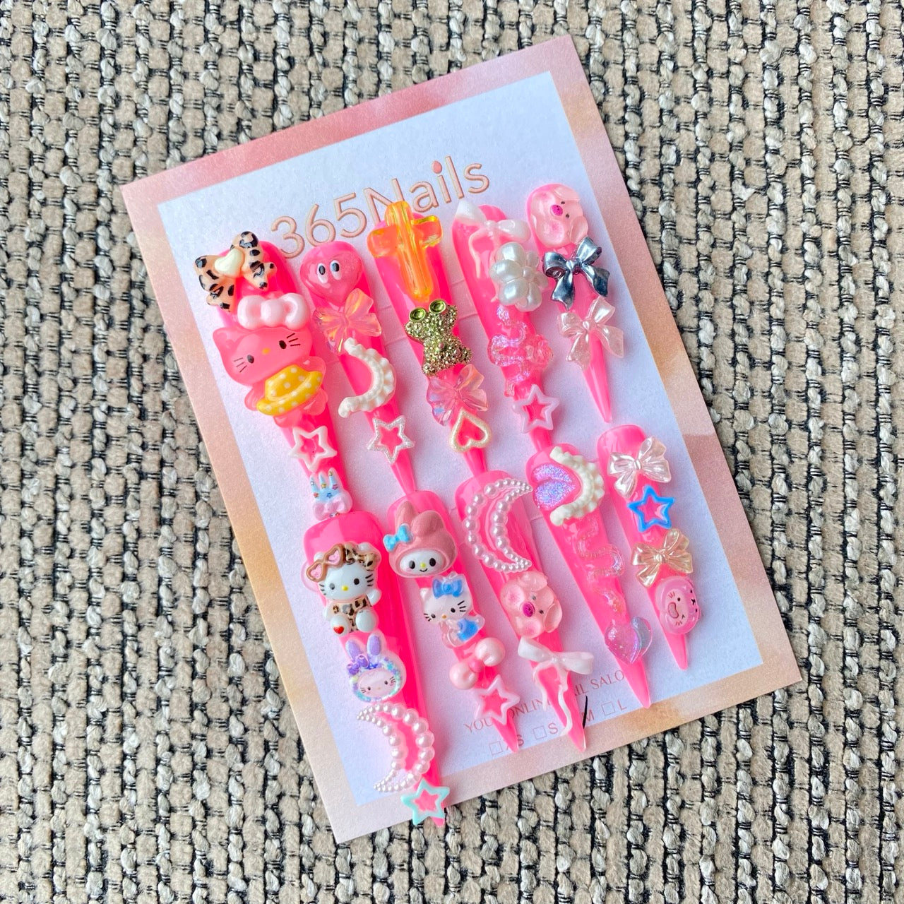 365nails: "Pink Hello Kitty Sanrio Charm" – handmade press-on pedicure