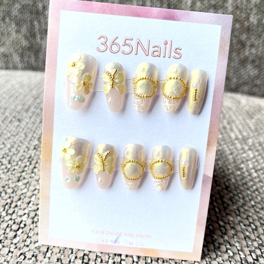 365nails: "골든 아워 가든" – 3D 입체 꽃 수제 미디엄 아몬드형 네일