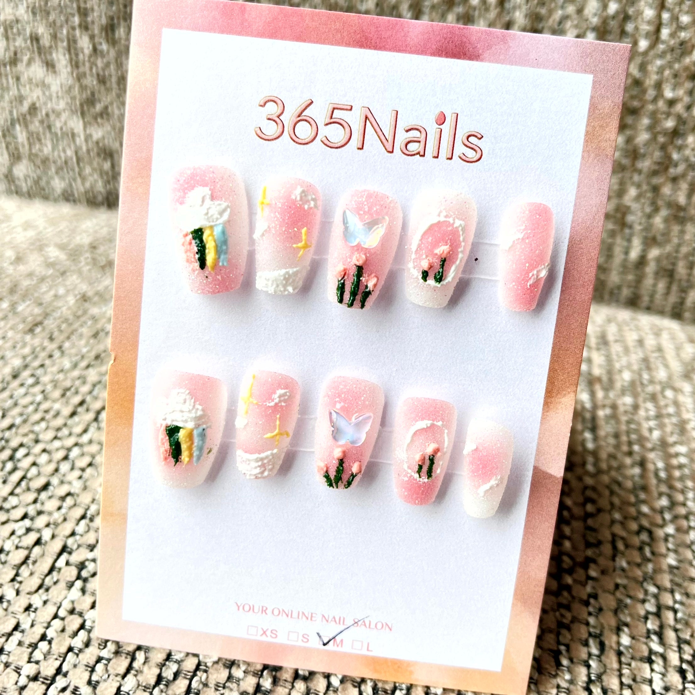 365nails: "Sussurros do Jardim" – Unhas Amêndoa Feitas à Mão com Borboletas e Flores 3D