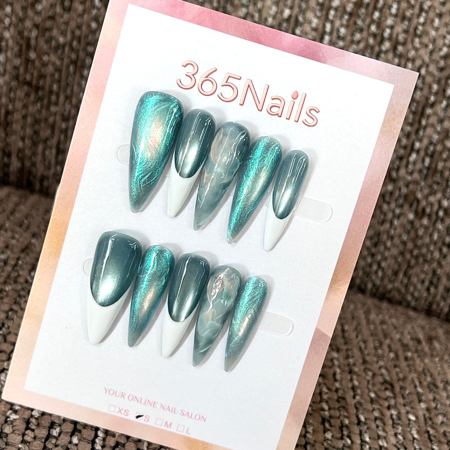 Emerald Chrome - Green Cat Eye Press-On Nails
