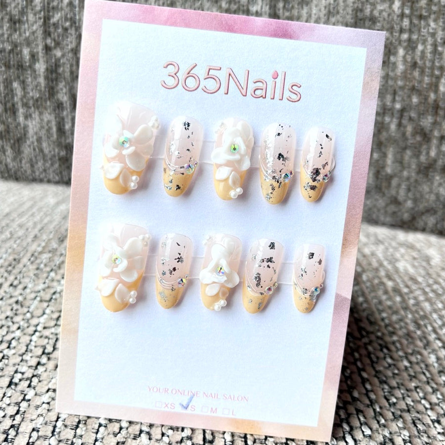 365nails: "바닐라 블룸" – 3D 입체 꽃 수제 미디엄 코핀형 네일