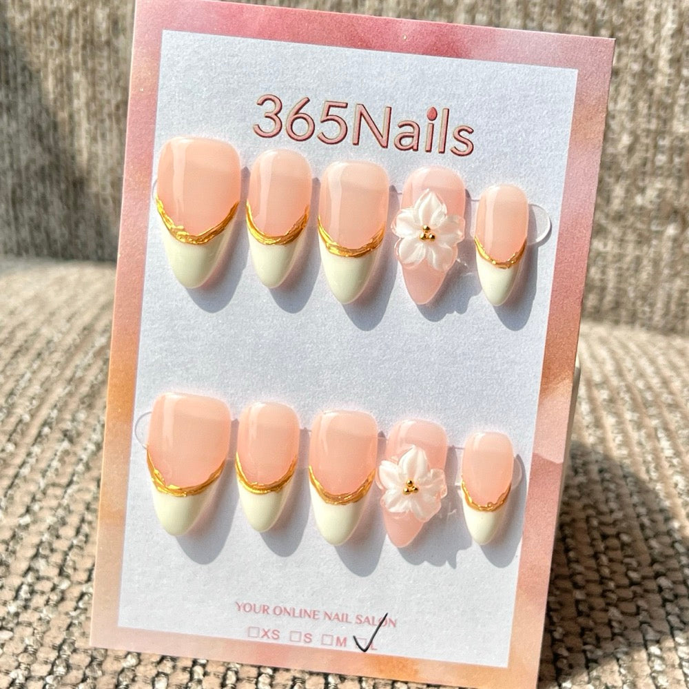 365nails: "Golden Edge Sakura" – Unhas Postiças Stiletto Médias com Florais 3D Feitas à Mão