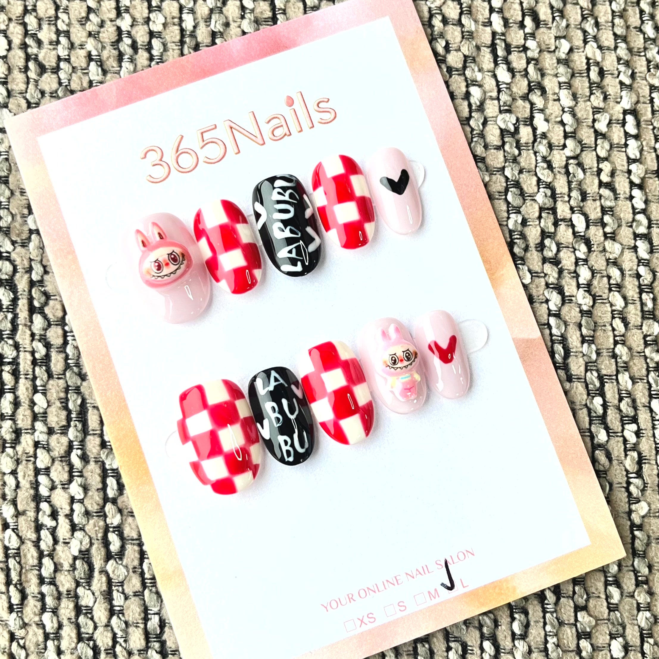 365nails 레트로 레이서 – 3D 캐릭터 & 체크 깃발 수제 숏 스퀘어형 프레스온 네일