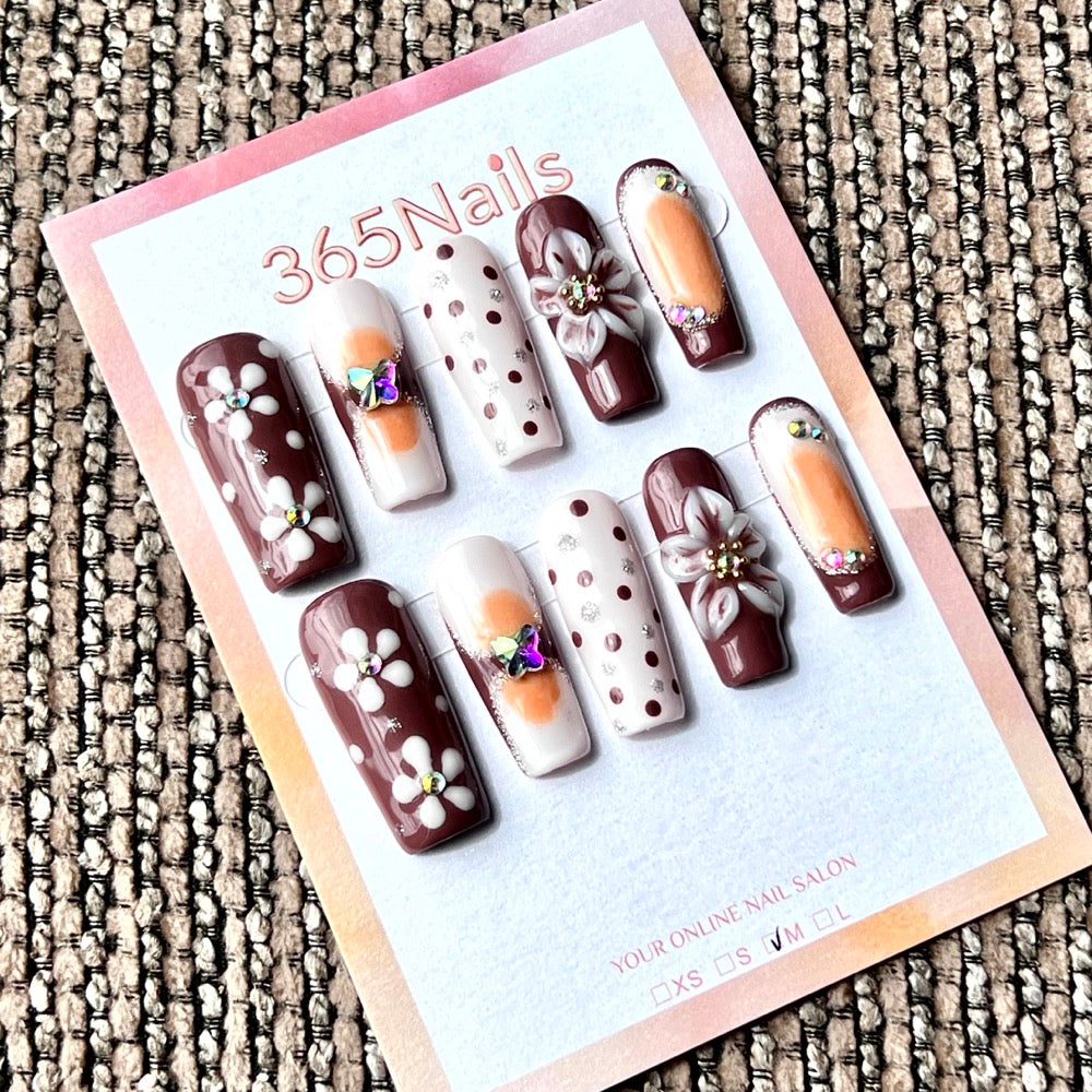 365nails: "Mocha Retro Daisy" – Handmade Medium Square Press-On Nails