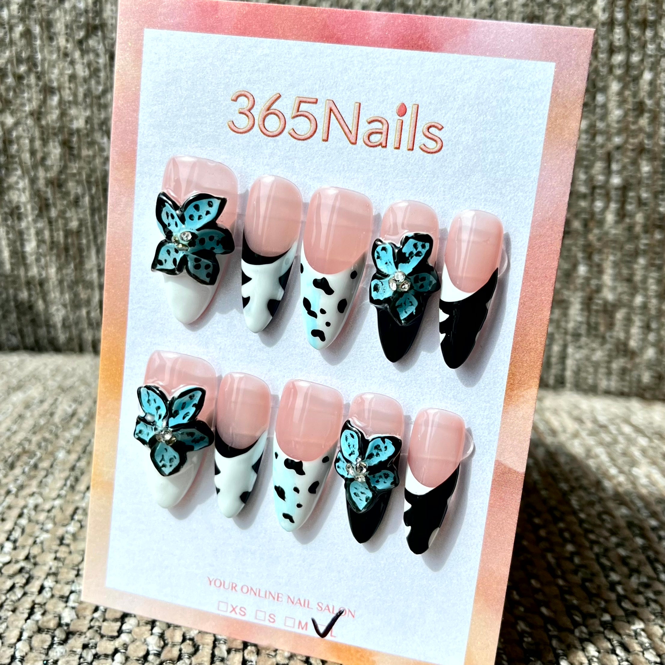 365nails: "미드나잇 버터플라이" – 3D 나비 & 달마시안 프린트 수제 아몬드형 네일